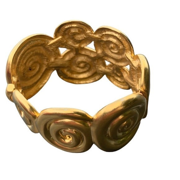 Kenneth Jay Lane Designer Heavy Massive Etruscan Swirl Matte Gold Clamp Bracelet - Picture 3 of 6